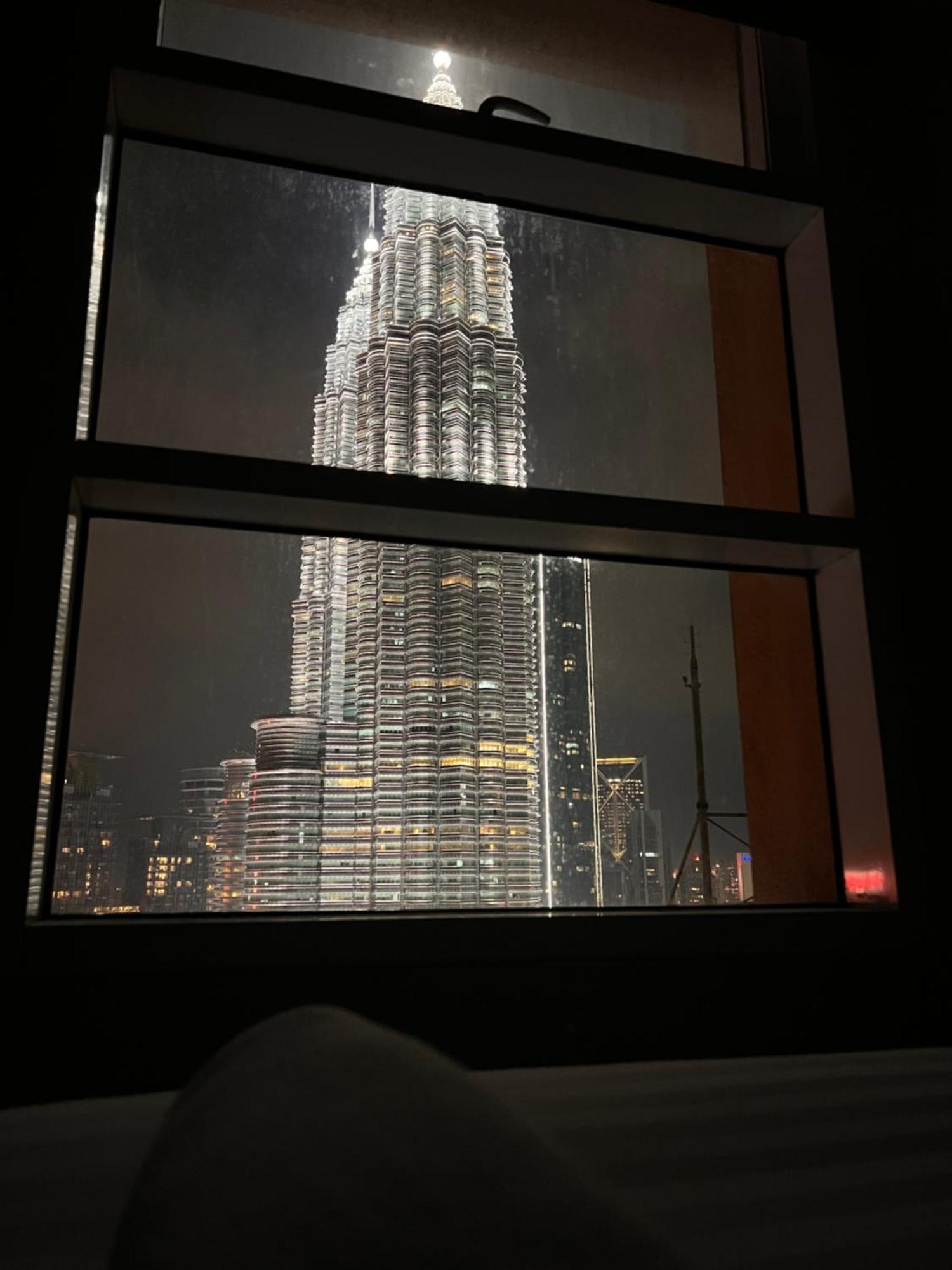 Sky At Klcc By Mitstay Apartment