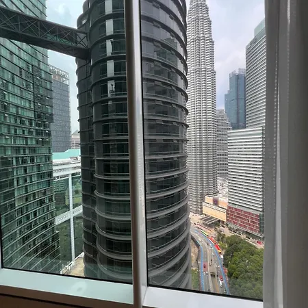 Sky Suites At Klcc By Mitstay Kuala Lumpur Exterior photo