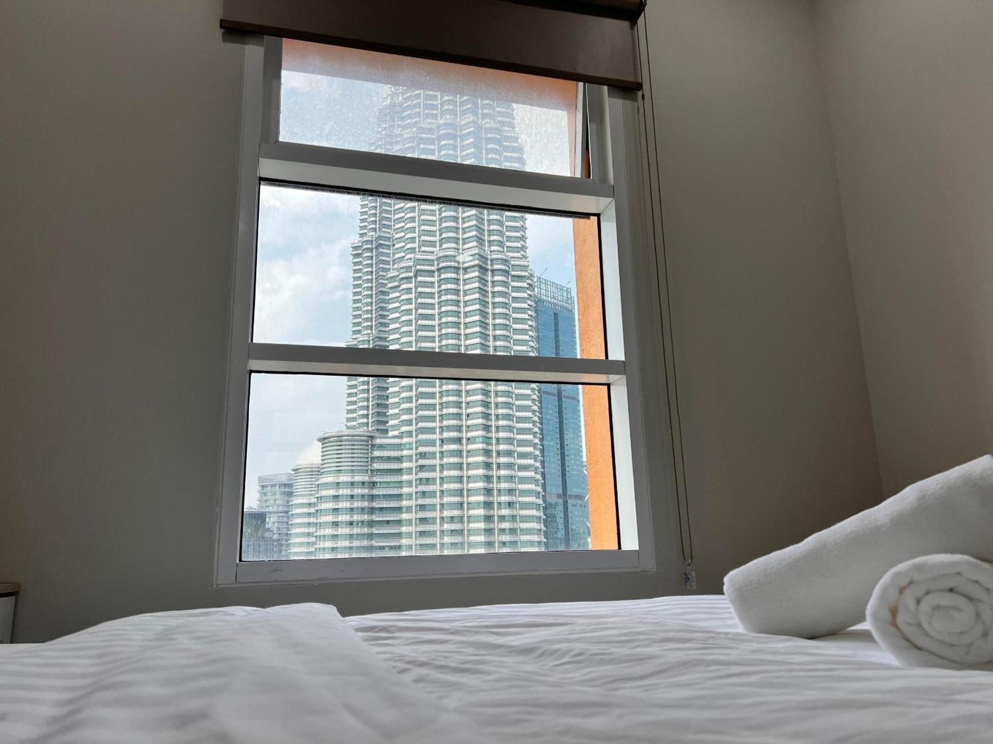 Apartment Sky At Klcc By Mitstay *