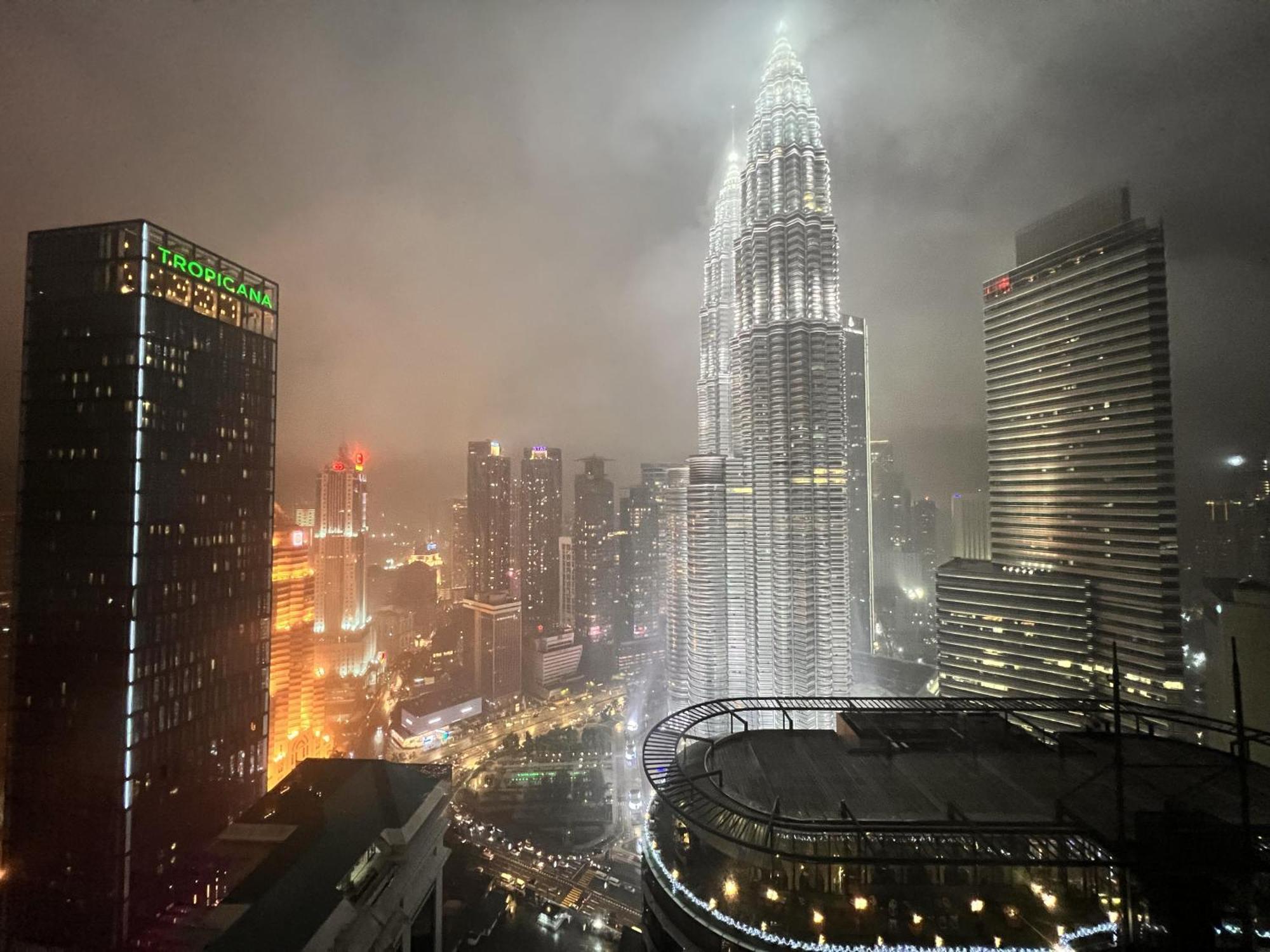 Sky At Klcc By Mitstay Kuala Lumpur