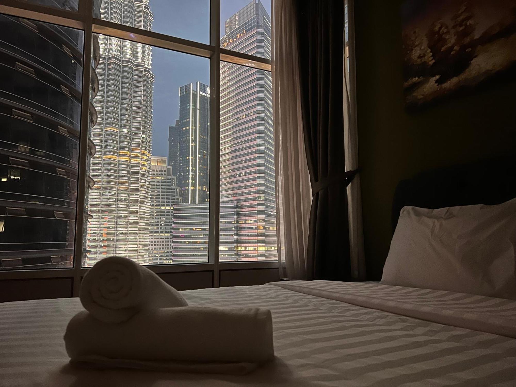 Apartment Sky At Klcc By Mitstay